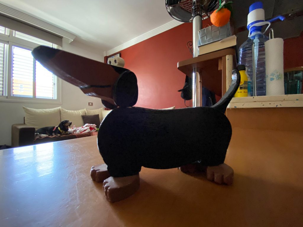 Soporte de carga para el móvil pintado