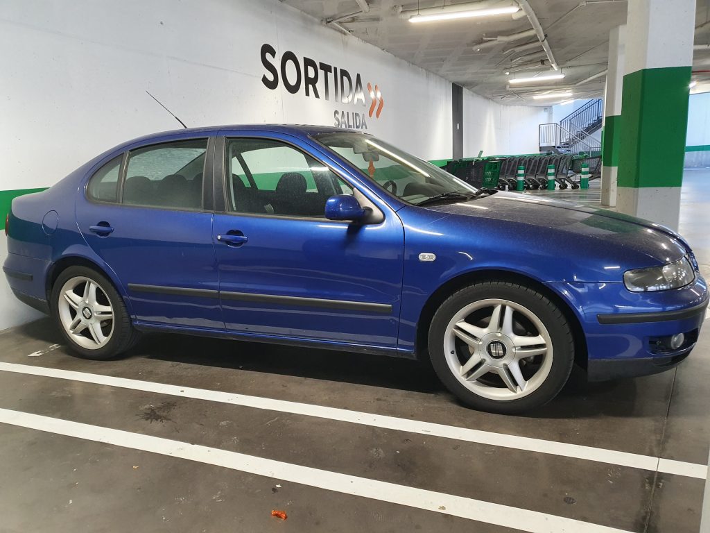 Seat Toledo con llantas FR