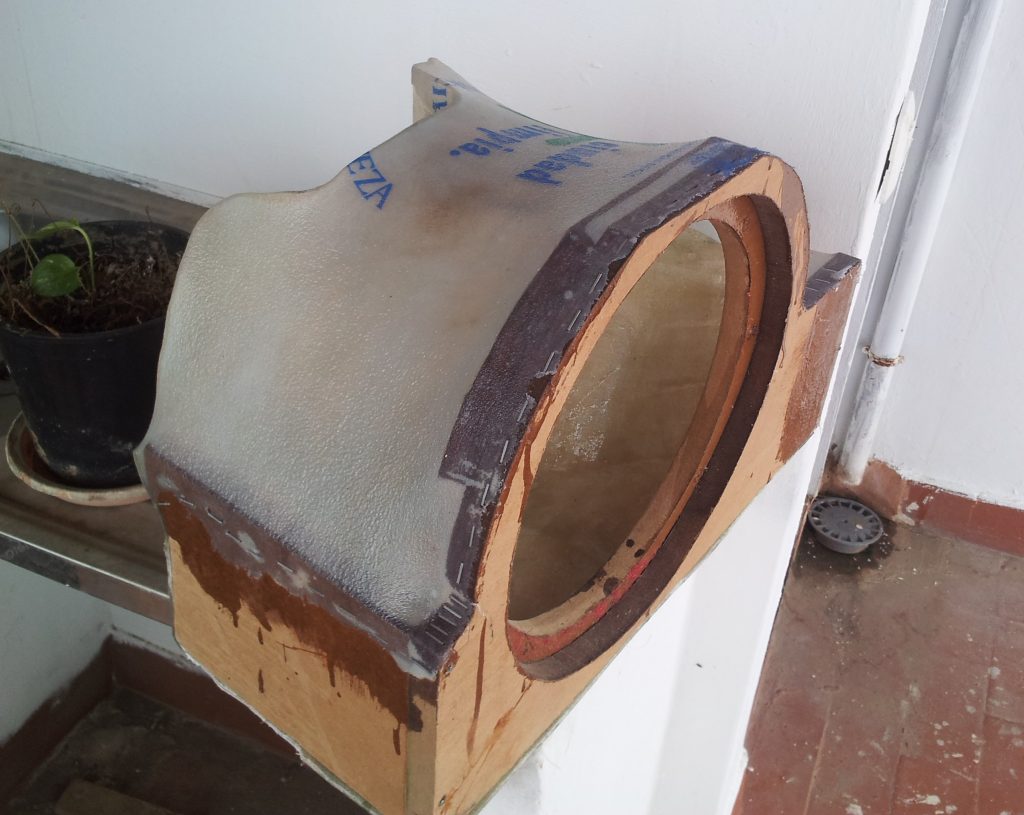 Cajón subwoofer BMW e36